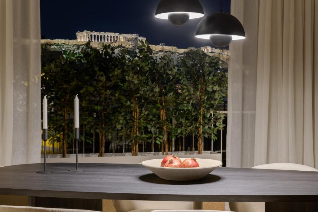 Monastiraki Apartment | Acropolis Retreat with 2 Private Plunge Pools