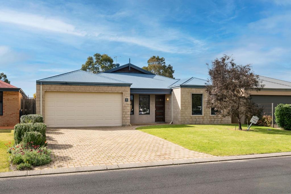 Dunsborough House | Acrosstheway