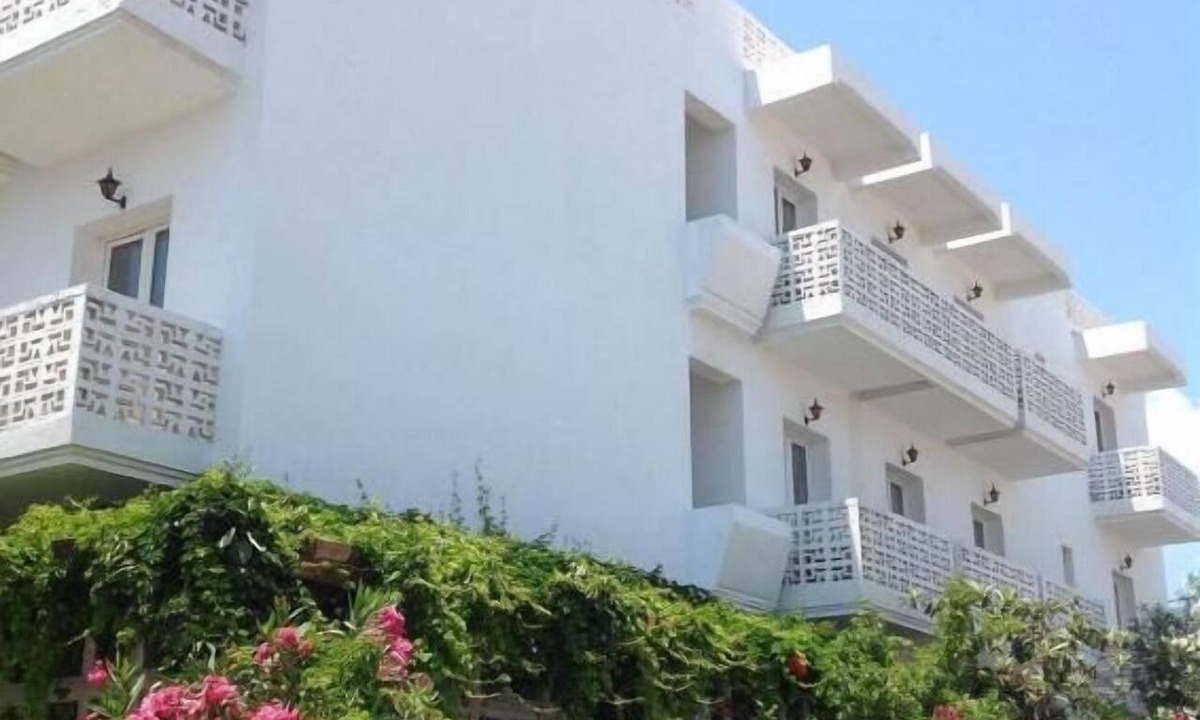 Ireon Hotel | ADAMANTIA HOTEL