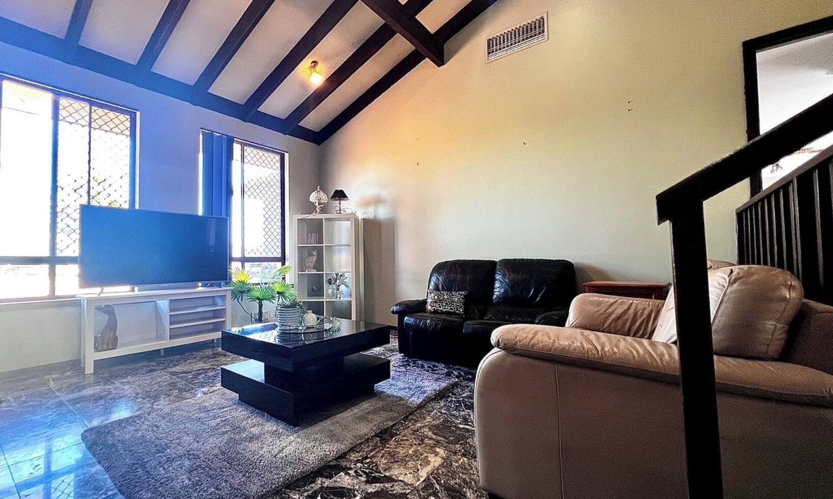 Winthrop House | Affordable Cosy Bedroom Near River/City/University/Fremantle in Shared house