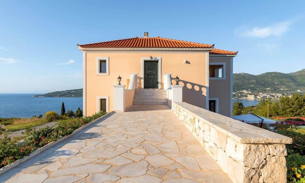 Samos Town Apartment | Afroditi – Sea View Suite with Balcony, Sleeps 4