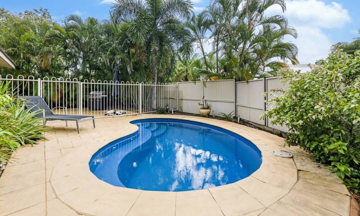 Woolner House | Ah Mat Bungalow Tropical Darwin Stay with Pool