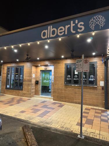 Innisfail Hostel | Alberts Est 2017