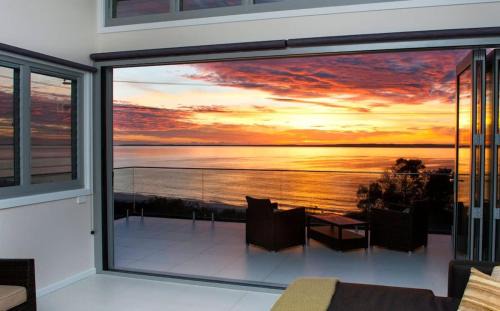Hyams Beach House | Allure at Hyams Beach - seconds to white sands