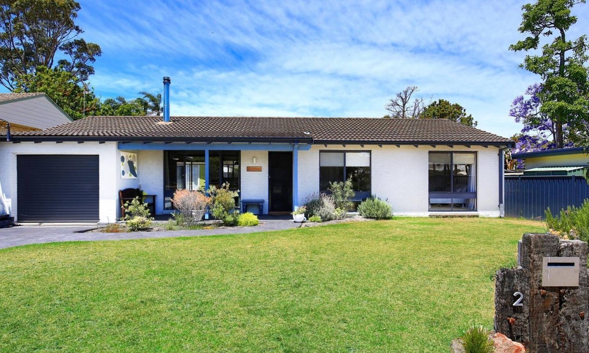 Shoalhaven Heads House | Aloha - Short Drive to Berry & The Beach - Fireplace and Firepit
