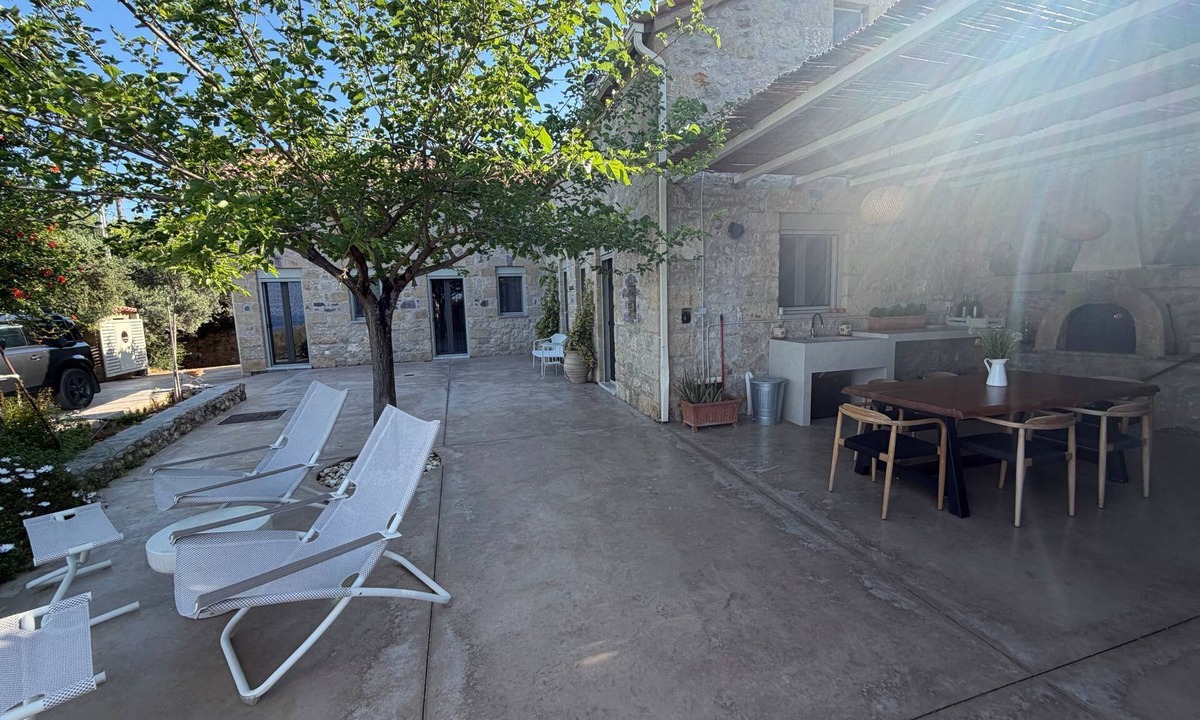 Kardamyli Villa | Aloni retreat - stone villa with sea views
