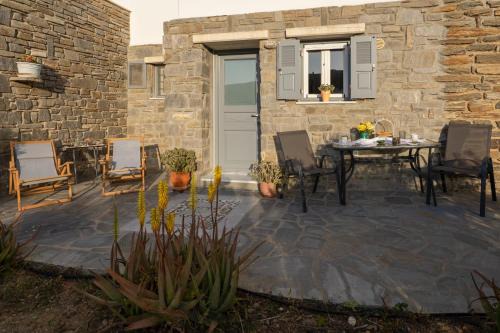 Lefkes House | Aloni Stone Studio with Private Parking