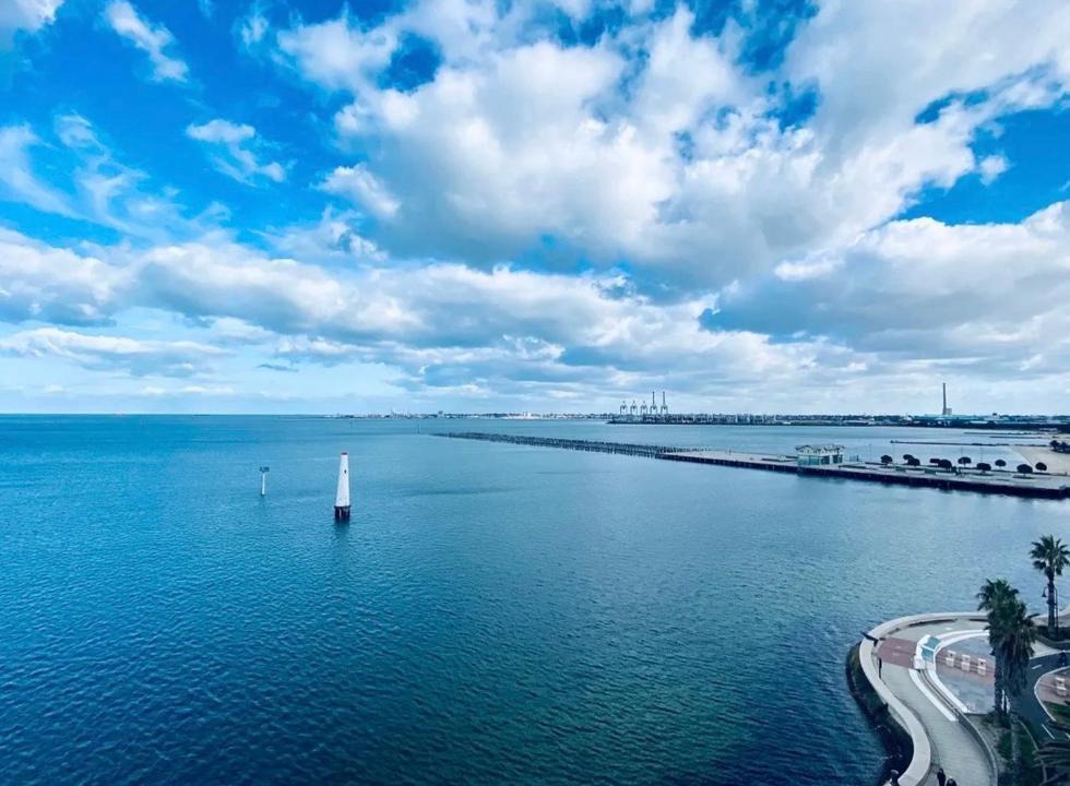 Port Melbourne Apartment | Amzing Ocean View Spacious Three Bedrooms Apartment Port Melbourne