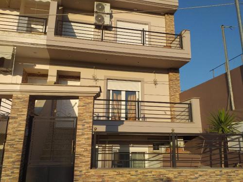 Oropos House | Angel