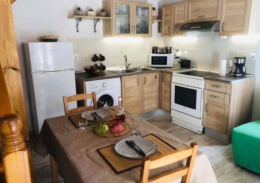 Paradisi Apartment | Angelos sofita house