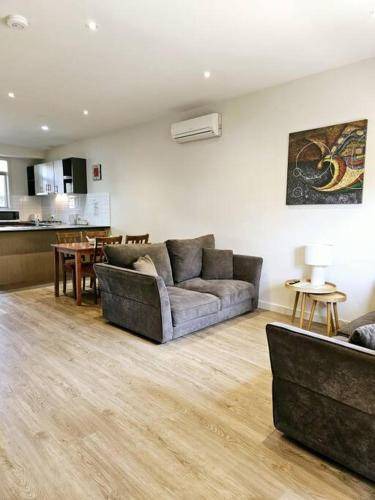 Shepparton South Apartment | Apartment ∙ 2 bedrooms ∙ 4 guests