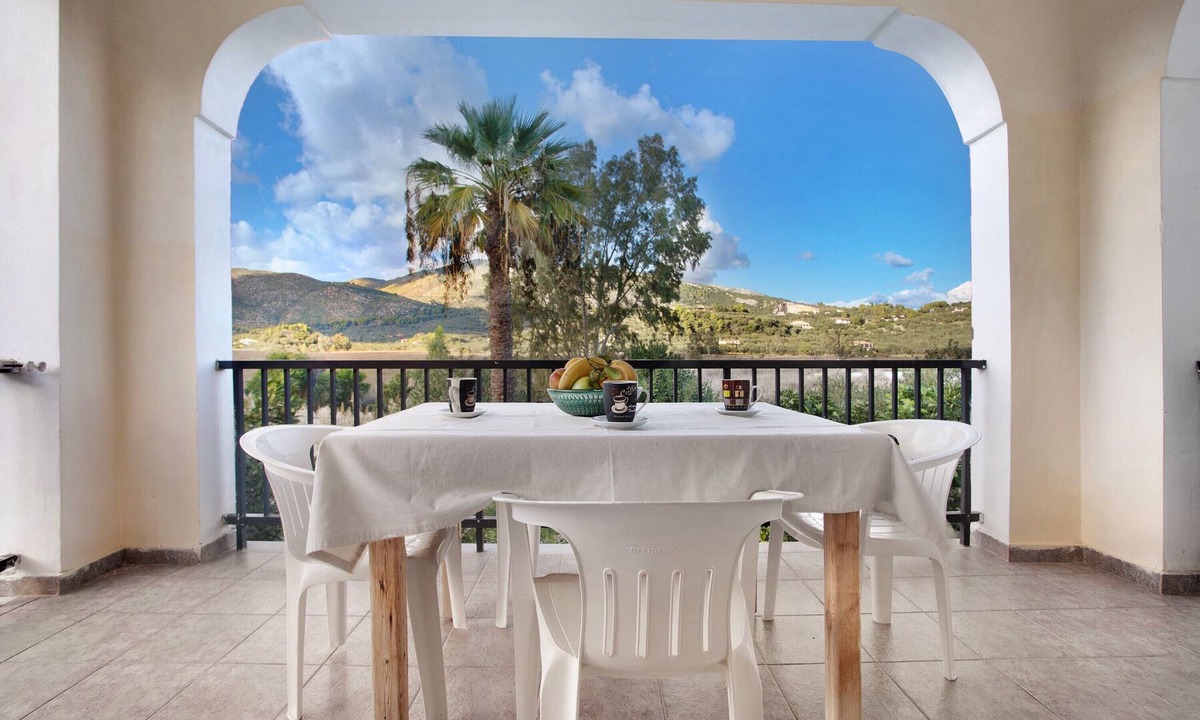 Limni Keri Apartment | Apartment "Dolphin Apartment 1" with Private Balcony, Shared Garden & Wi-Fi