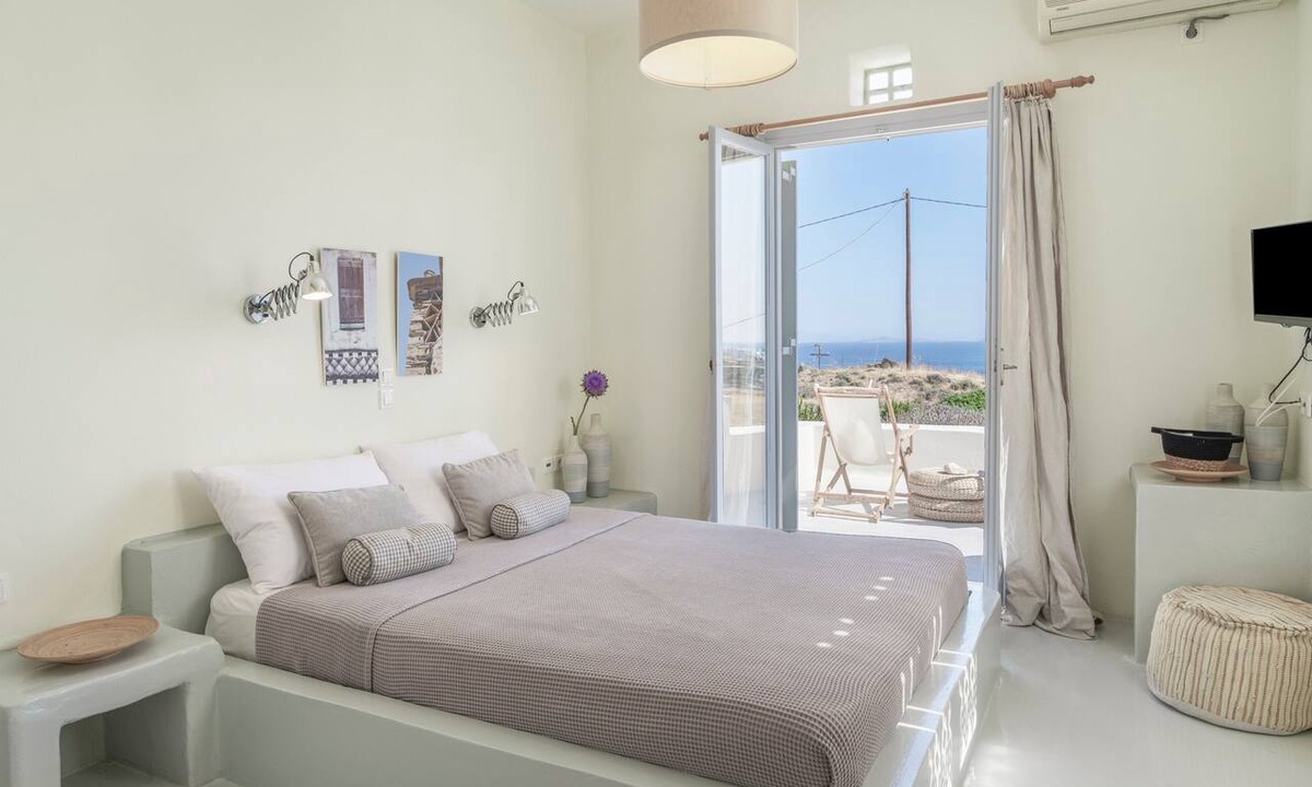 Agios Ioannis Apartment | Apartment In A Hotel 'Anemos Standar Double Room 2' with Sea View, Wi-Fi and Air Conditioning