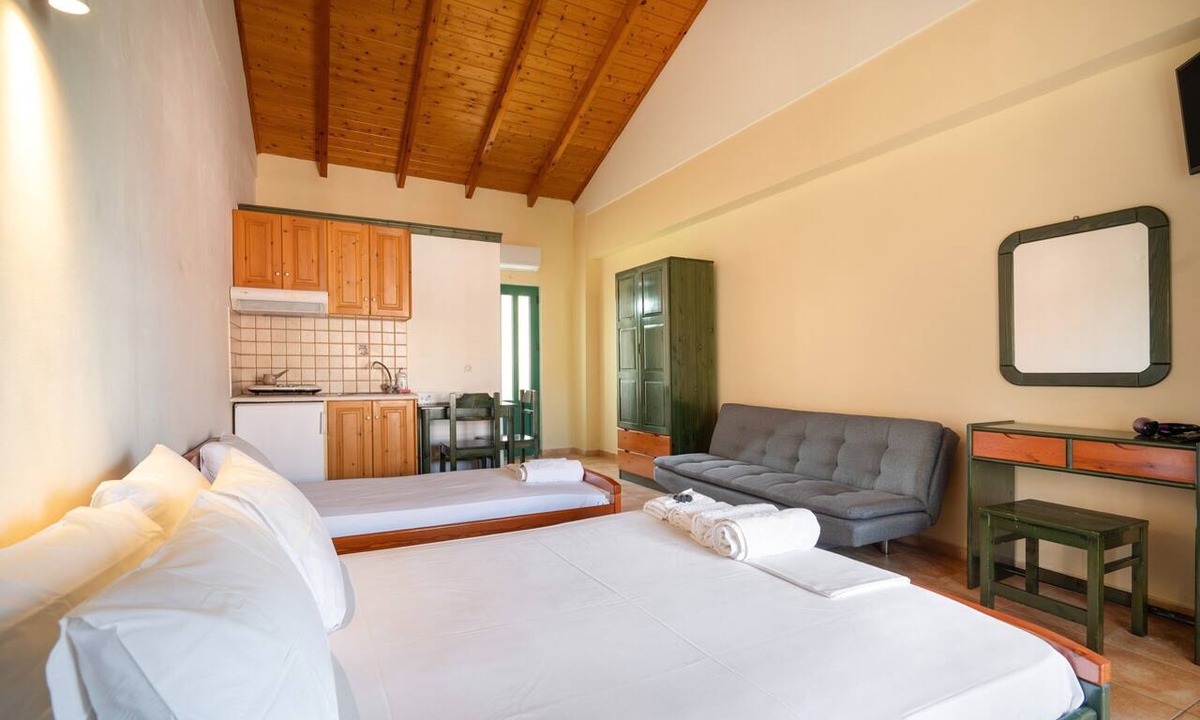 Kalamitsi Apartment | Apartment 'Lenia Studio 1' with Mountain View, Wi-Fi and Air Conditioning