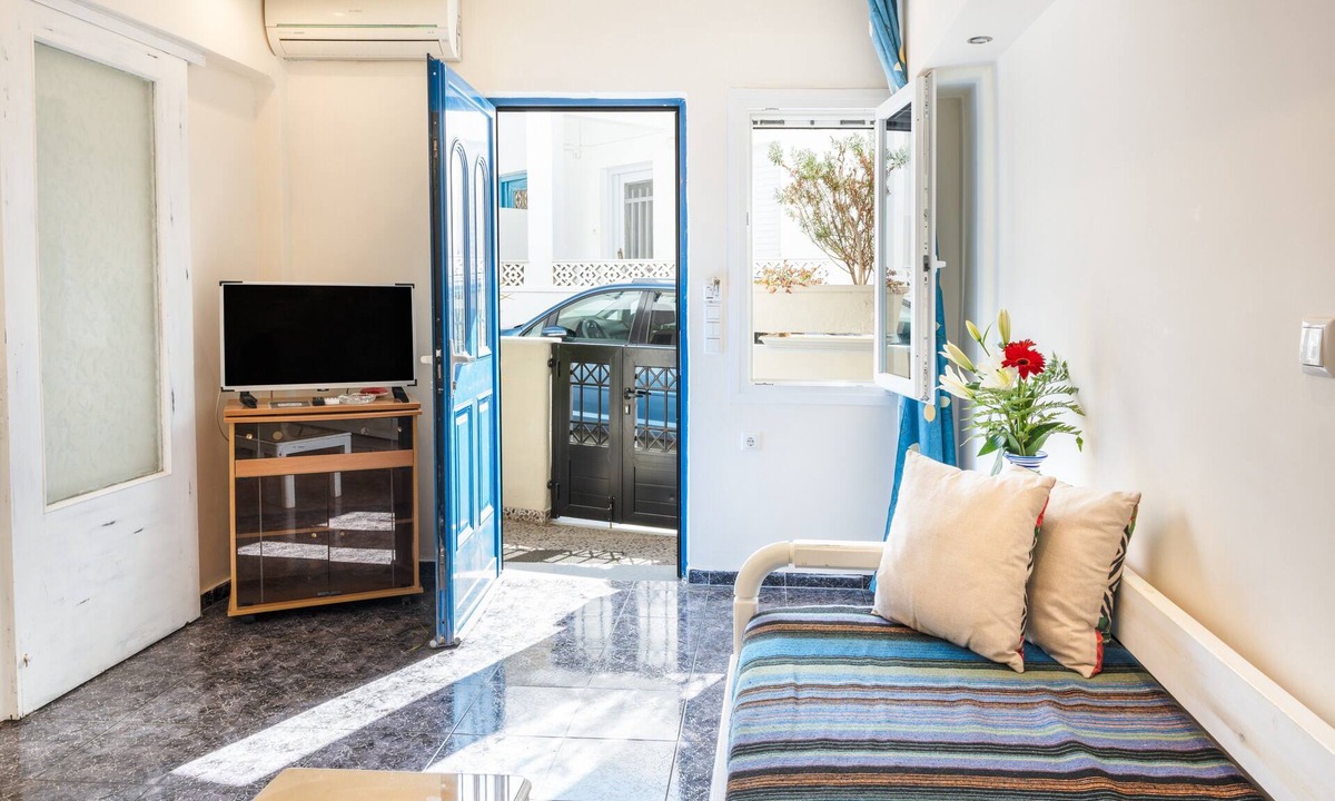 Old Town Naxos Apartment | Apartment 'Lethe House' with Balcony, Wi-Fi and Air Conditioning
