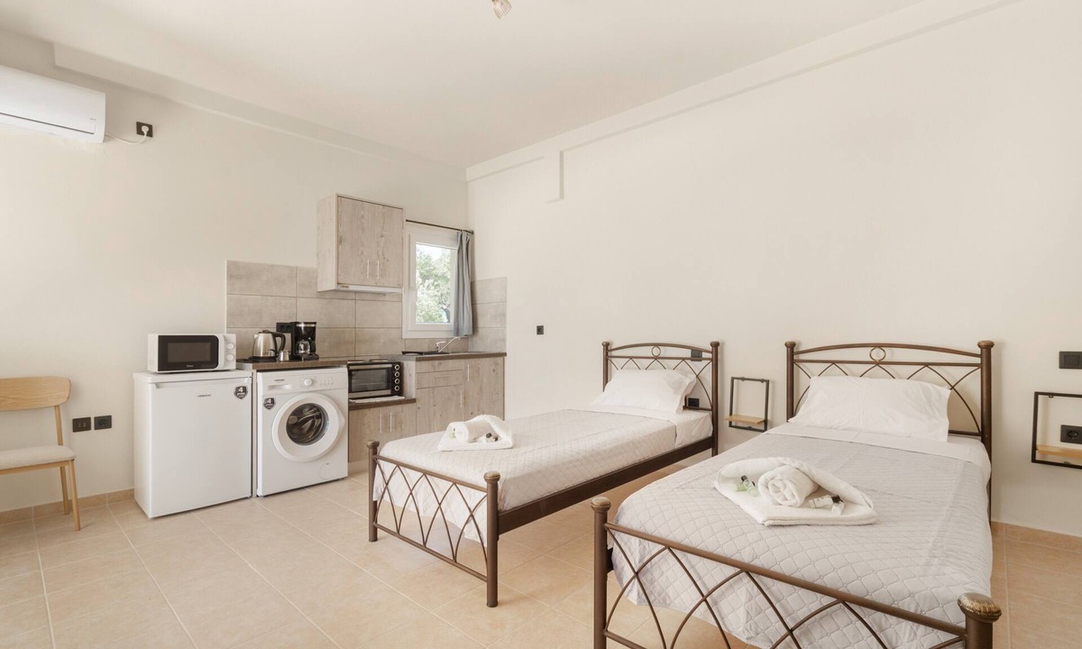 Sarlata Apartment | Apartment 'Panagis 3' with Mountain View, Wi-Fi and Air Conditioning