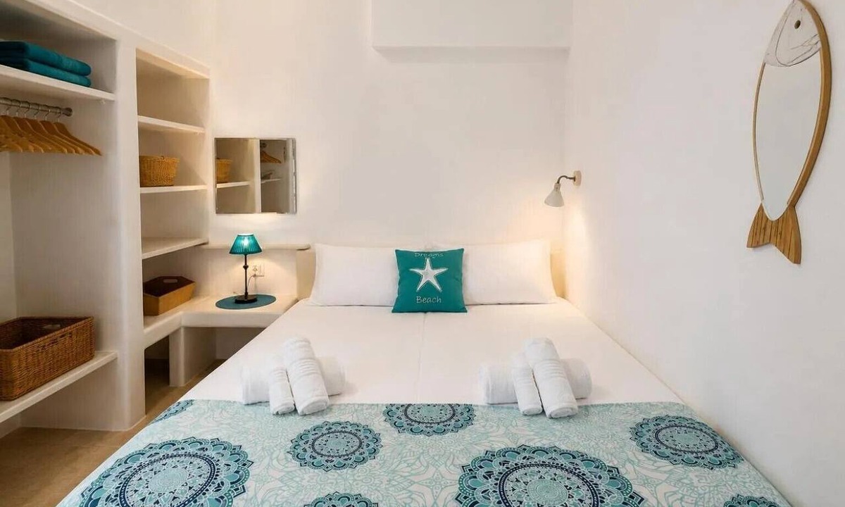 Kalymnos Apartment | Apartment 'Theodora' with Private Terrace, Wi-Fi and Air Conditioning