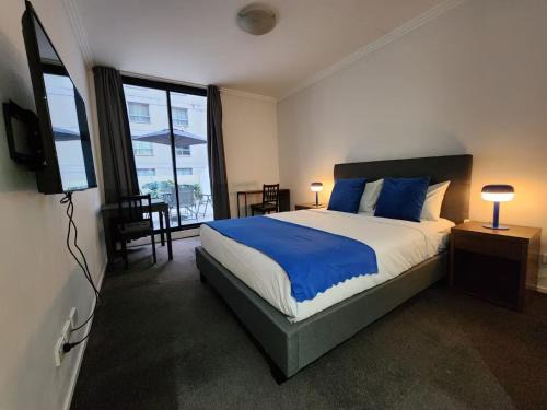 Darling Harbour Apartment | Apartment with Balcony near ICC On Dixon street