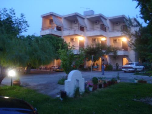 Agiokampos Apartment | Apartments Skardoutsou