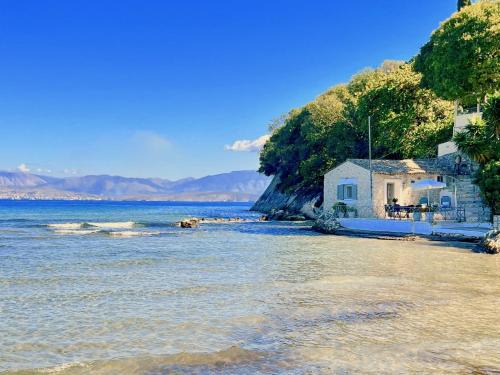 Apraos Villa | Apraos Beachfront Studio by DadoVillas