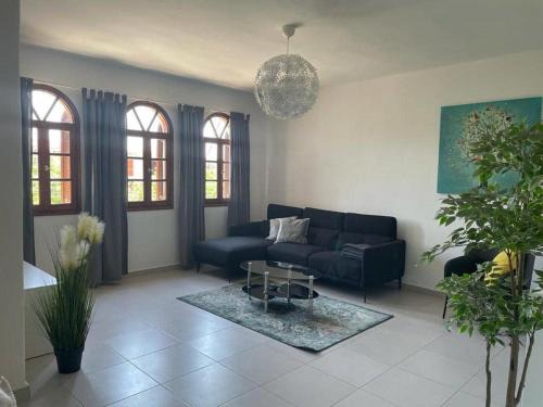 Agios Nikolaos Apartment | Apt - Sleeps 5 - Pets Ok - Balcony - Parking