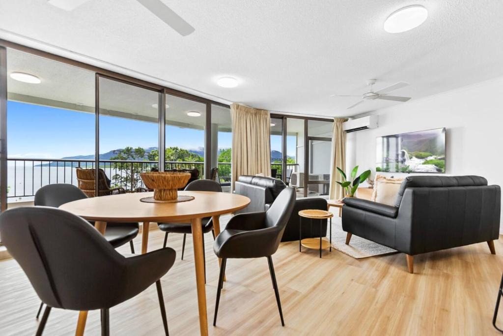 Cairns Central Business District Apartment | Aquarius Esplanade Retreat
