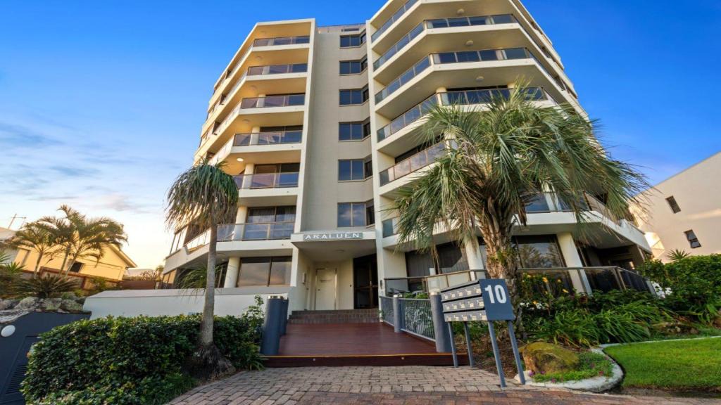 Caloundra House | Araluen Unit 6 Bulcock Beach QLD