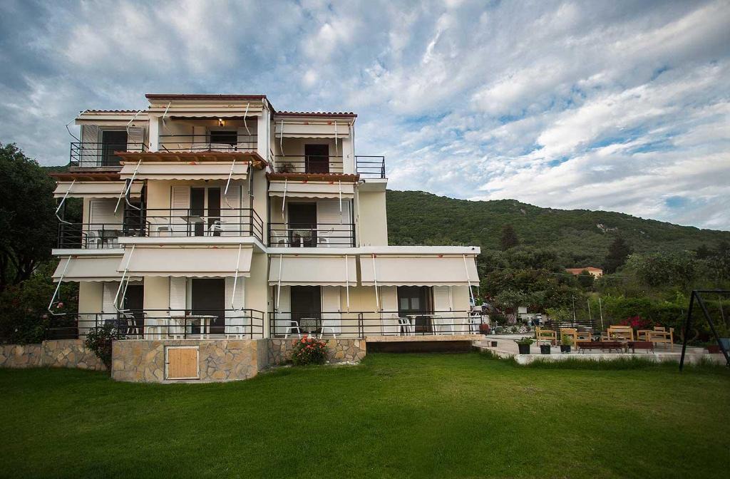 Paramonas Apartment | Areti Studios