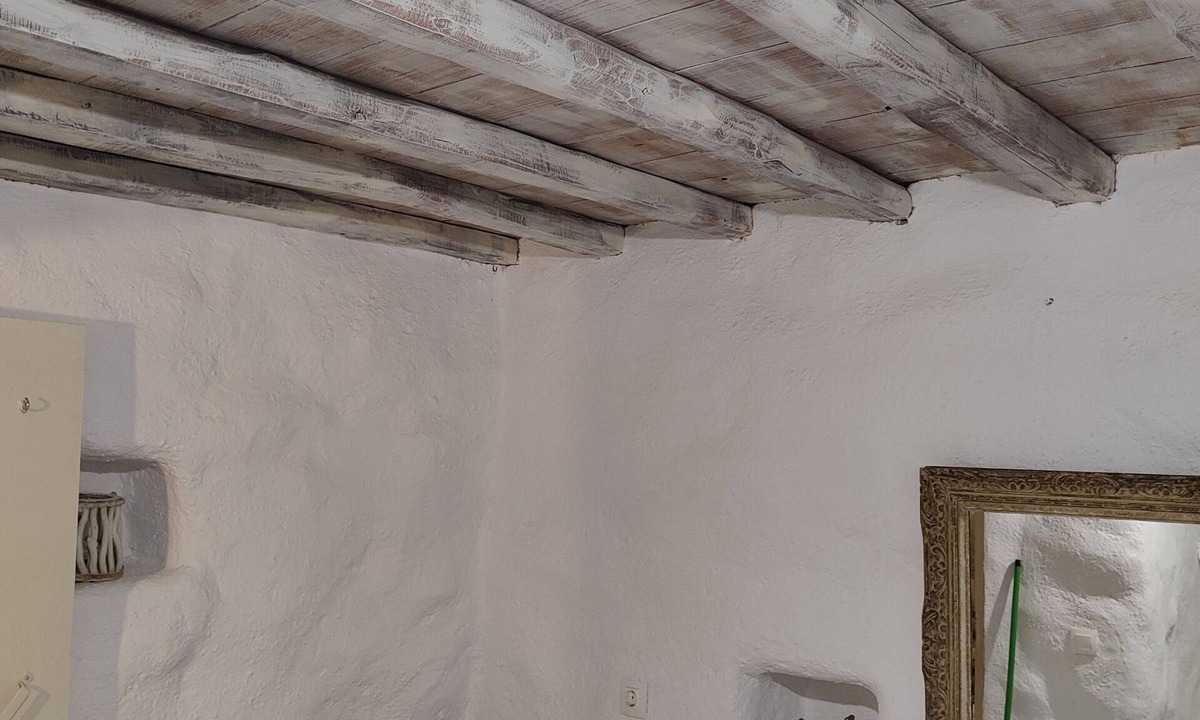 Paraga Apartment | Artemis cottage room 1