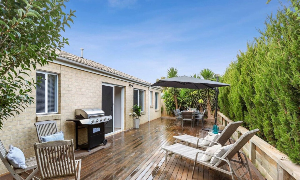 Ocean Grove House | Ashwood Beach House, Sleeps 6, Pet friendly, Aircon, WIFI