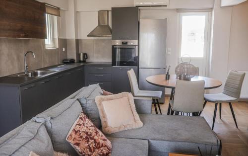 Alimos Apartment | Athenean Coastal Getaway