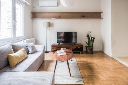 Platia Viktorias Apartment | Athens Secret Gem