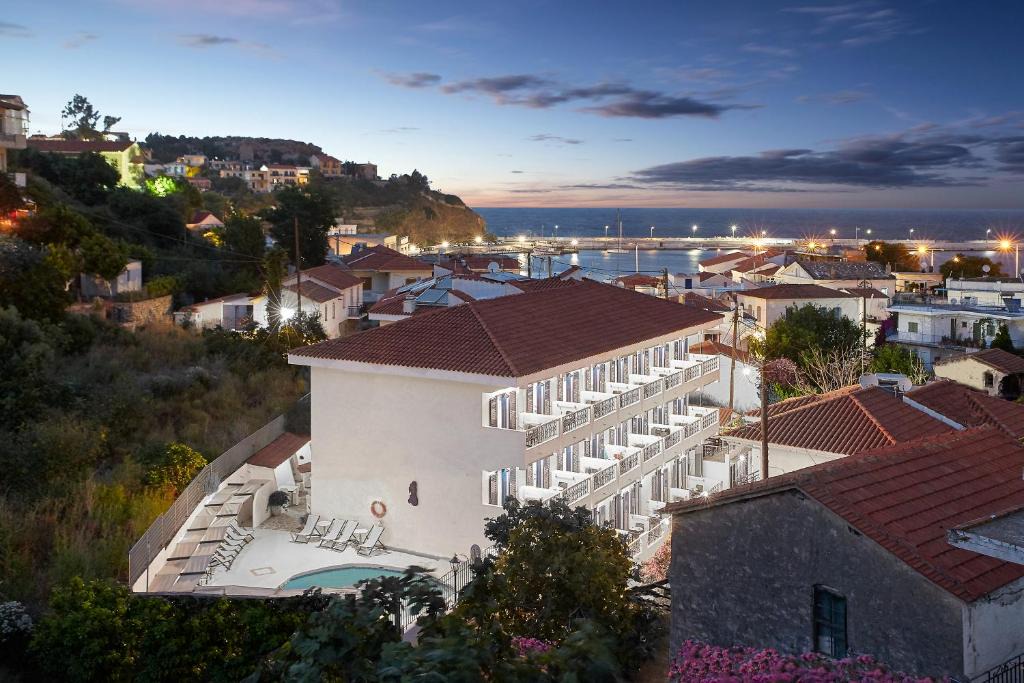 Evdilos Hotel | Atheras