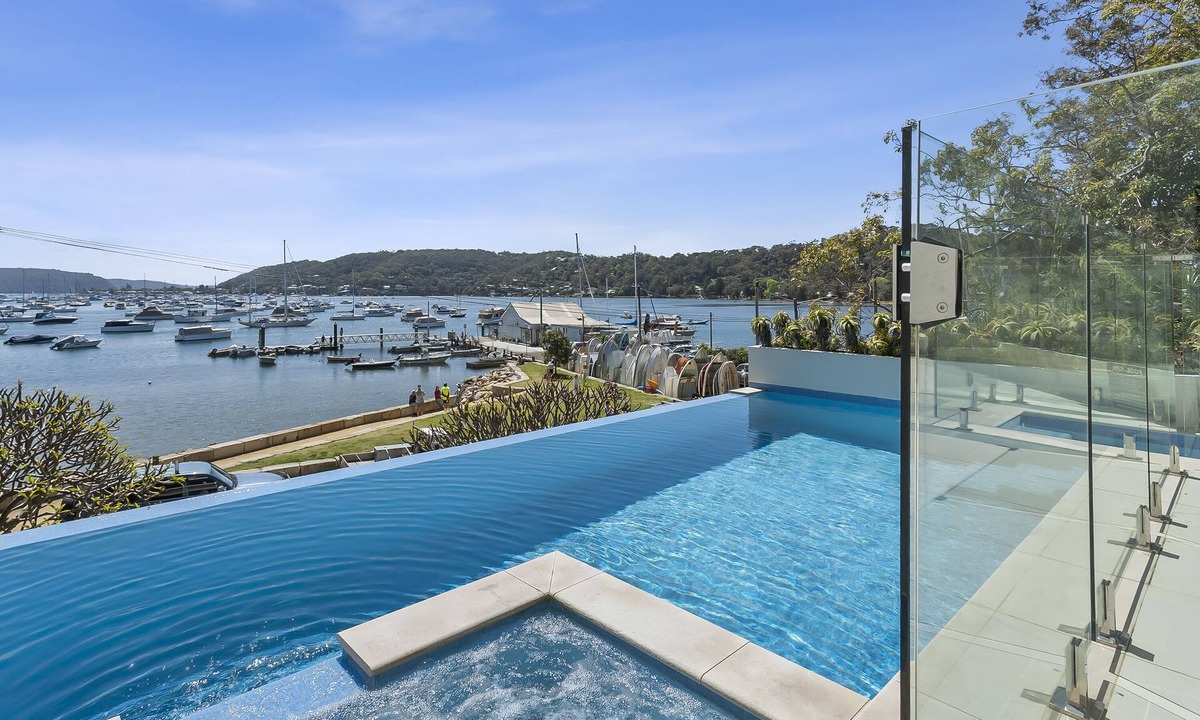 Avalon Beach House | Avalon Careel Bay Waterfront Lower Duplex Deck w exclusive use Infinity Pool