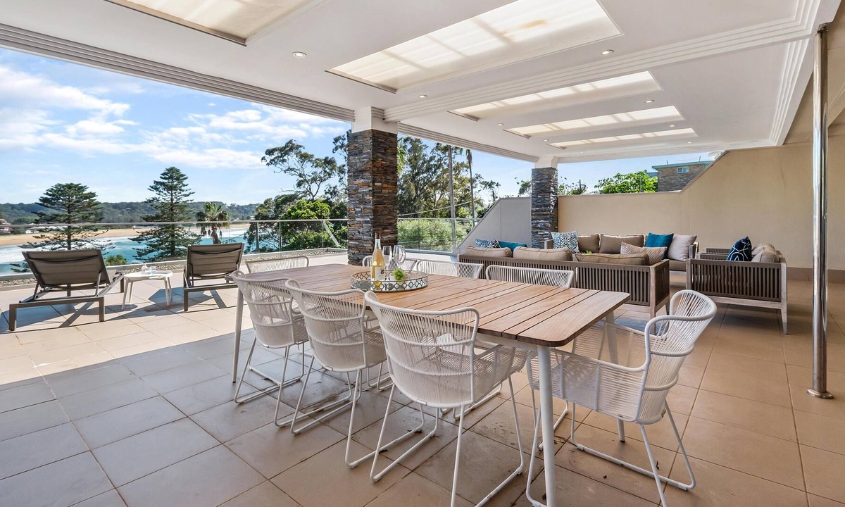 Avoca Beach Apartment | Avoca Beach Penthouse - Luxury penthouse with views across entire sweep of the beach