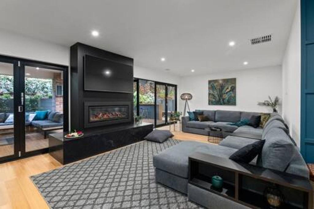 Badger Creek House | BADGER HOUSE - 4 Bed, 4 Bath, Stunning Entertainer plus Fire