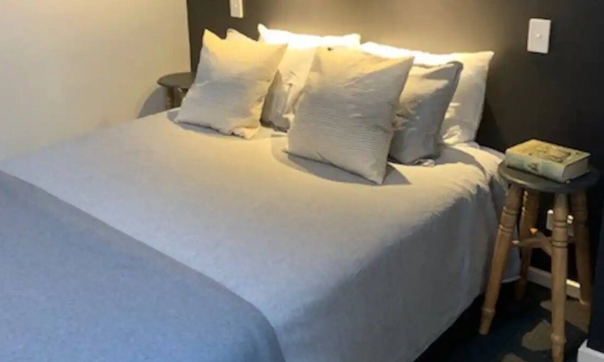 Bellerive House | Bastian House Hideway on the Bluff