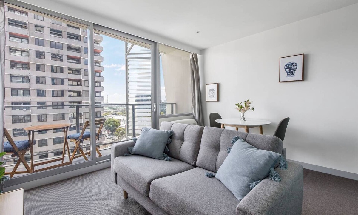 West Melbourne Apartment | Batman Hideaway Minutes from Queen Vic Market