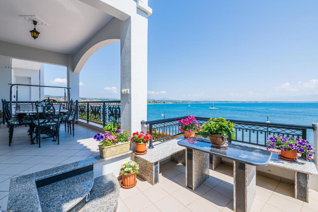 Petalidi Apartment | Bay View House