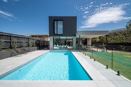 Blairgowrie House | Bayleaf Beauty in Blairgowrie with pool