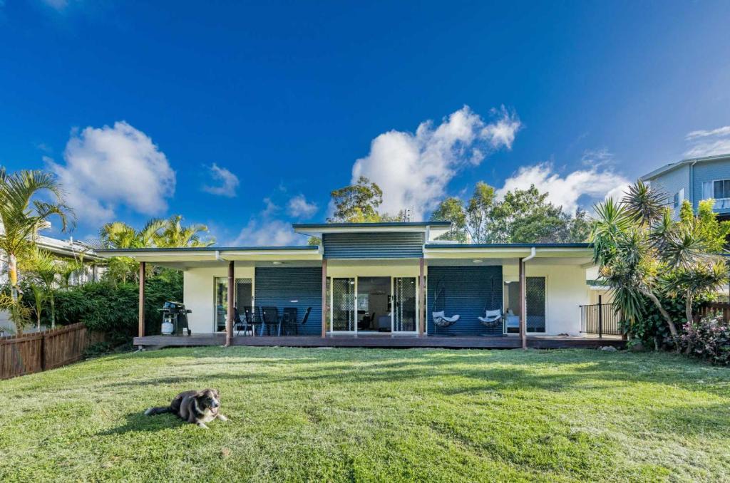 Agnes Water House | Bayview - Three Bedroom, Family & Pet Friendly Coastal Getaway in Agnes Water