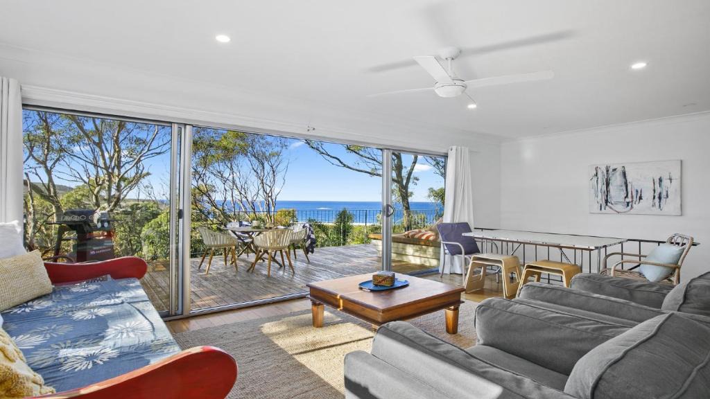 Killcare House | Beach Bay and Bush at Killcare