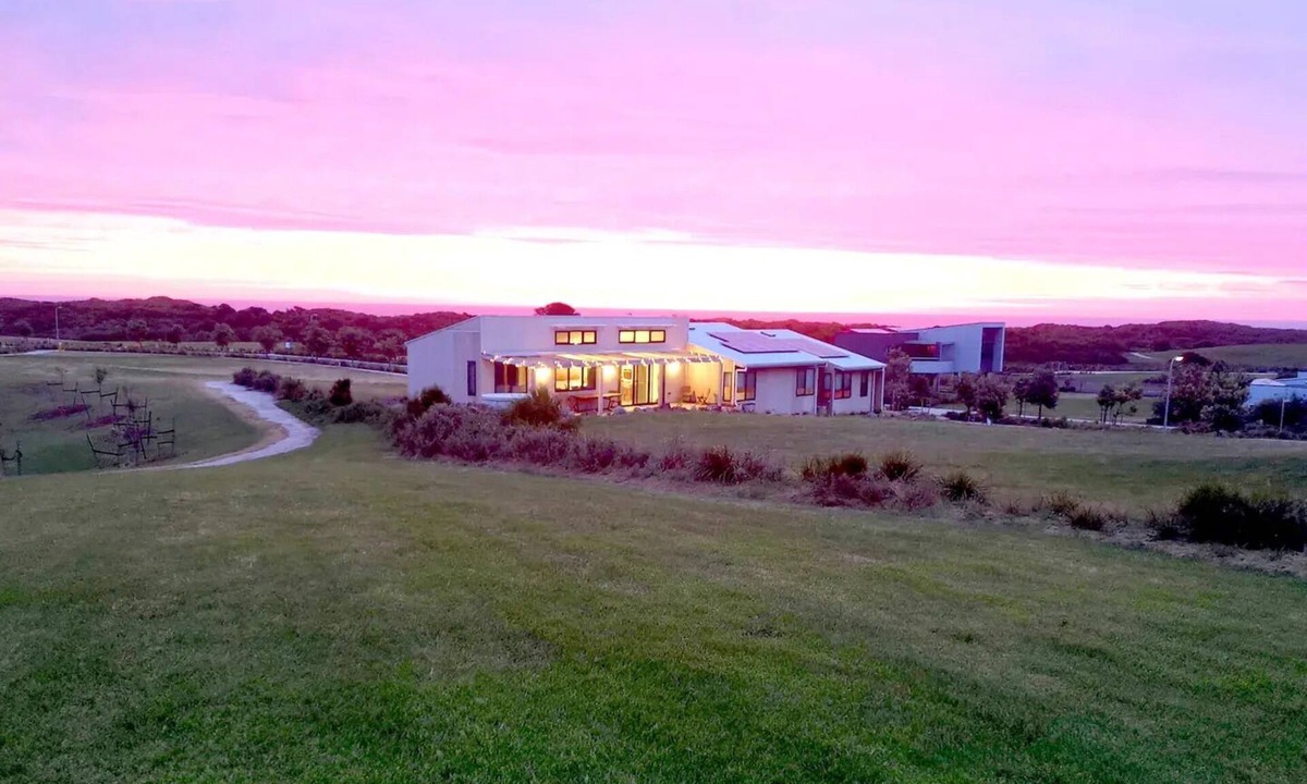 Cape Paterson House | Beach house in award-winning Eco Village surrounded by stunning beaches.nn