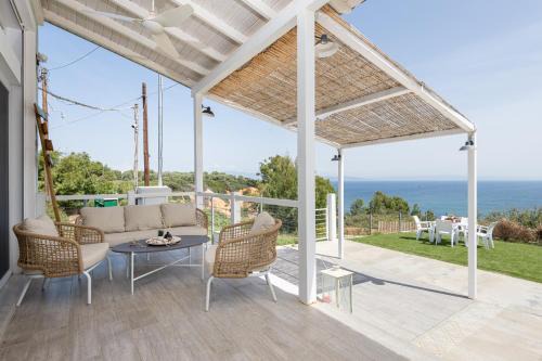 Nea Propontida House | Beach Hut , Potidea #FeelsLikeHome
