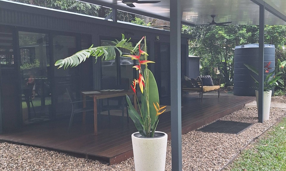 Thornton Beach House | beach over road, rainforest, cassowary, goanna , beach cafe, king bed , air con