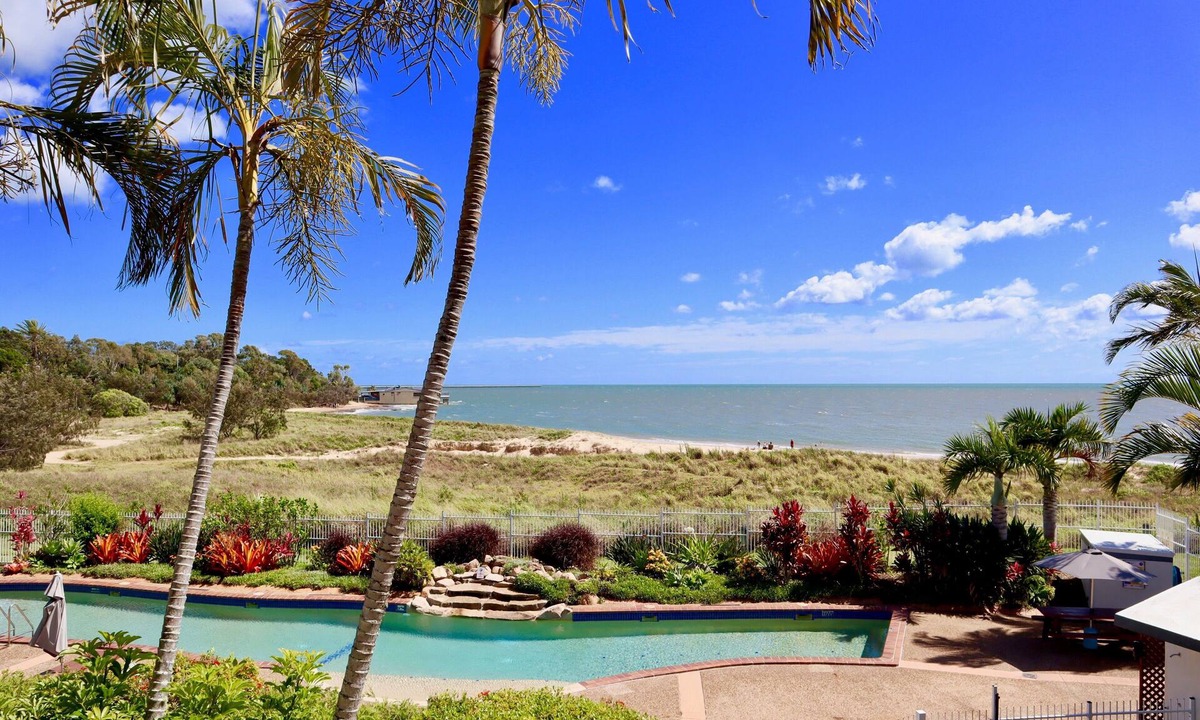 Urangan Apartment | Beachfront and pool views from the balcony 5 min walk to the beach.