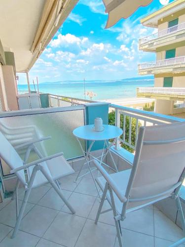 Neoi Epivates Apartment | Beachfront Cozy Apartment