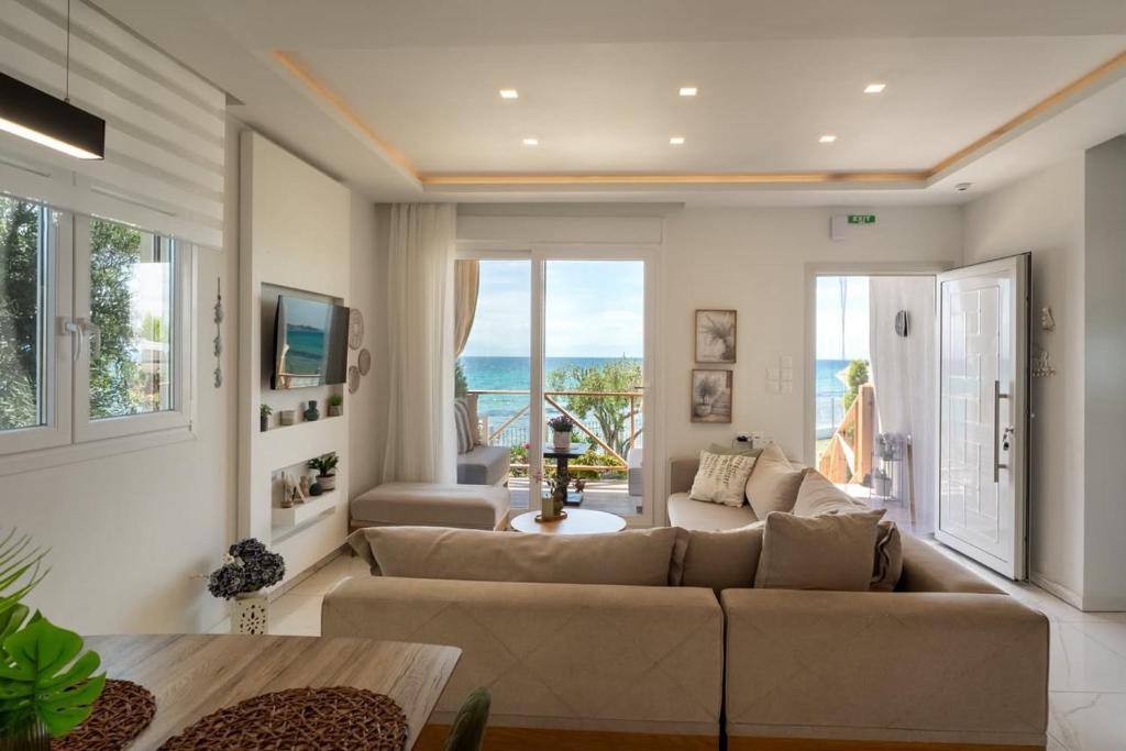 Nea Propontida Villa | Beachfront Villa Athina