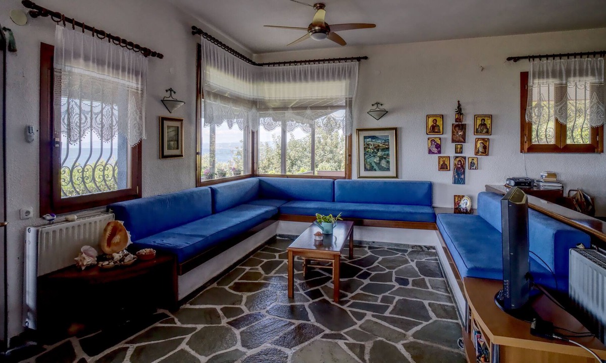 Aristotelis Villa | Beachfront villa with huge garden, 3br, Halkidiki
