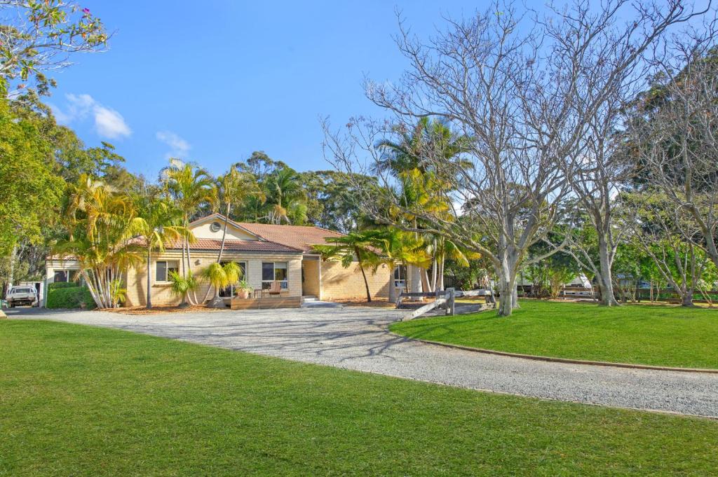 Bonny Hills House | BEACHSIDE HIDEAWAY - Bonny Hills